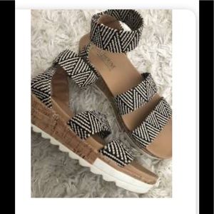 Catherine Maladrino platform sandals Size 6.5